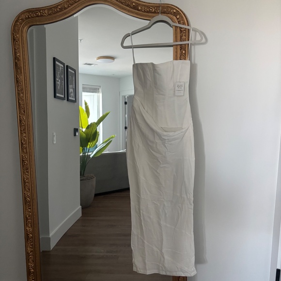 New with tags-  JLUXLABEL Elegant White Strapless Wedding Dress - Picture 3 of 4